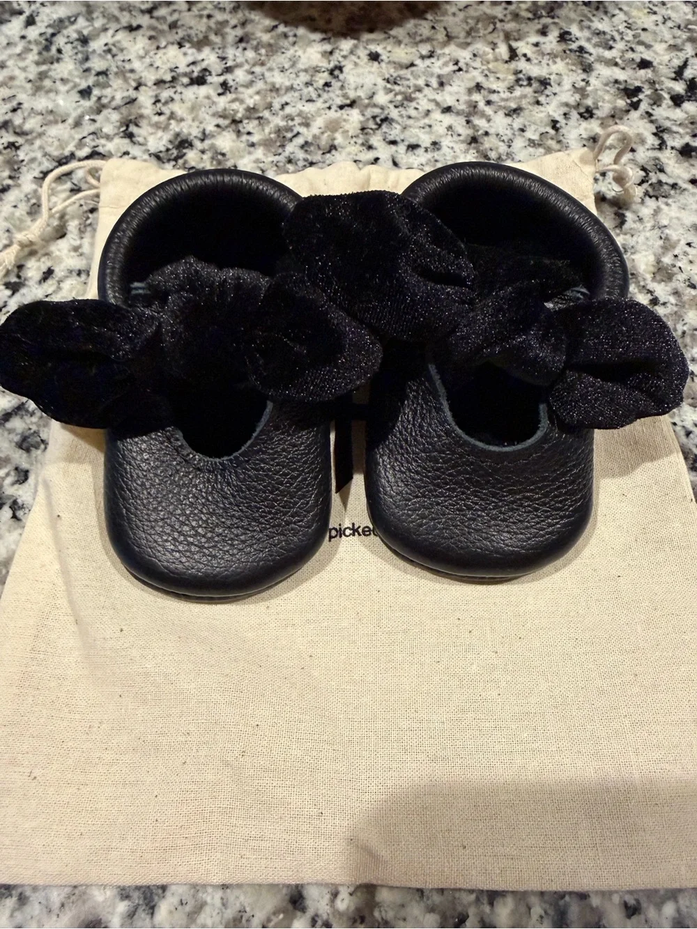Freshly Picked Black Leather Baby Mary Jane Shoes with Velvet Bow